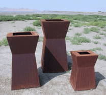 Pawn Planter - Material : Steel - Finish : Natural Rust
