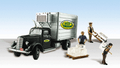 Woodland Scenics AutoScenes #5557 'Chip's Ice Truck' - Reefer Van, Figures (HO)