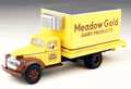 Classic Metal Works #30297 Meadow Gold Dairy '41-'46 Chevy Box Truck (HO)