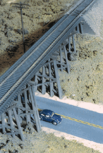 933-3147 Walthers HO Cornerstone Series(R) Trestle w/Deck Girder Bridge